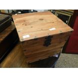 EASTERN HARDWOOD SQUARE FORMED STORAGE BOX WITH BUTTON DETAIL