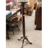 MAHOGANY TORCHERE STAND, CIRCULAR TOP ON A REEDED COLUMN TERMINATING IN A QUADRUPED BASE, 137CM HIGH