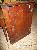 18TH CENTURY OAK CORNER CUPBOARD WITH SINGLE PANELLED CUPBOARD DOOR