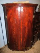 GOOD QUALITY 19TH CENTURY MAHOGANY LARGE BOW FRONTED CORNER CUPBOARD