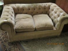 GOOD QUALITY MODERN CREAM UPHOLSTERED CHESTERFIELD TYPE SOFA
