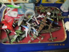 TRAY CONTAINING MIXED AEROPLANE ORNAMENTS, SPITFIRES ETC