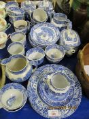 MIXED LOT OF SPODE ITALIAN CHINA WARES TO INCLUDE CUPS, SAUCERS, TEA POT ETC