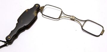 Late 19th/early 20th century pair of reading spectacles in pop-out frame with tortoiseshell style