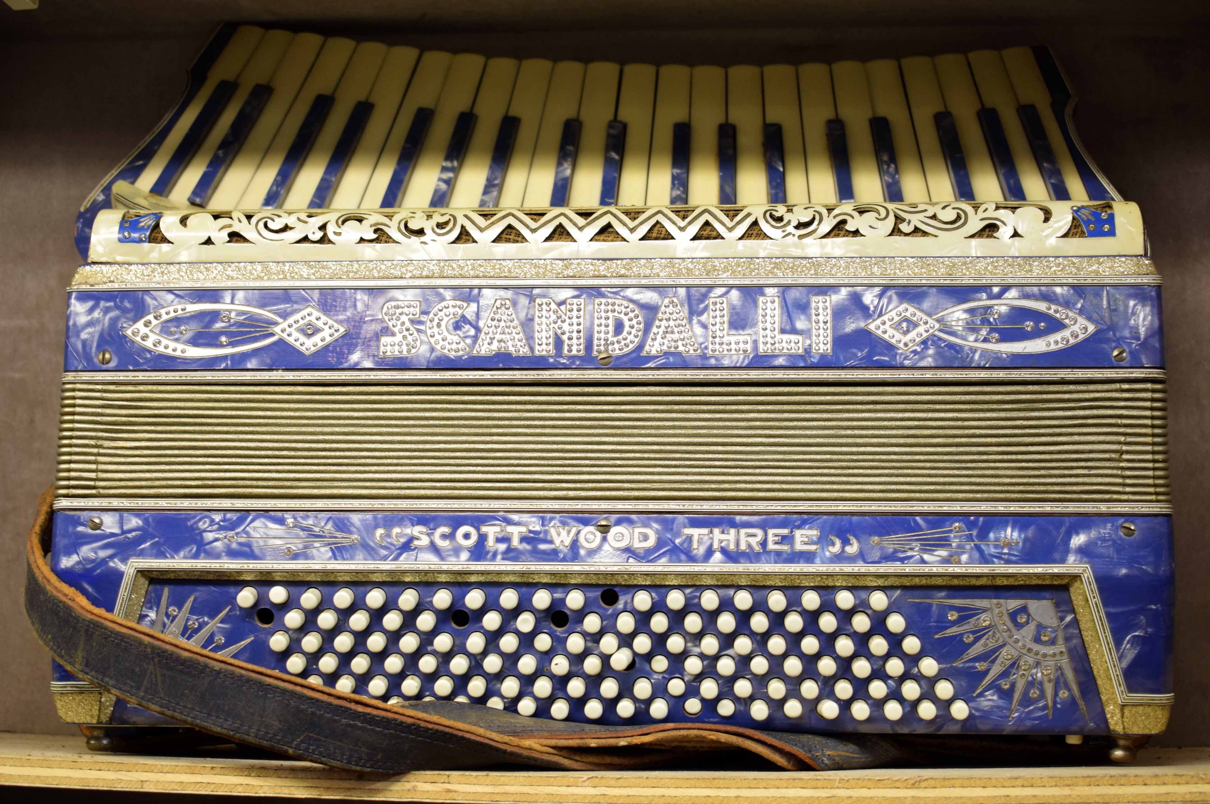 Scott Wood Scandali accordion, 47cm long