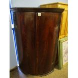 GOOD QUALITY 19TH CENTURY MAHOGANY LARGE BOW FRONTED CORNER CUPBOARD