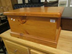 STAINED PINE LIFT UP TOP STORAGE BOX