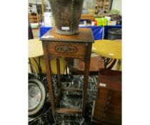 MID-20TH CENTURY OAK FRAMED SINGLE DRAWER SIDE TABLE