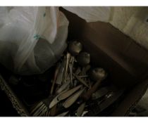 MIXED LOT OF STAINLESS STEEL CUTLERY ETC