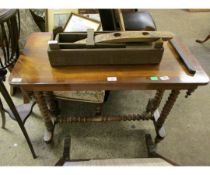 19TH CENTURY MAHOGANY SMALL CENTRE TABLE, THE CENTRAL PANEL INLAID AT THE CORNERS WITH BUTTERFLIES