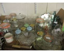 TWO TRAYS OF MIXED PEDESTAL BOWLS, KILNER JARS ETC