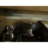 MIXED LOT: COMPRISING SMALL SILVER ON COPPER BOTTLE COASTER, TABLE BOWL, ASSORTED CRUET PIECES,