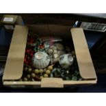 BOX CONTAINING MIXED COSTUME JEWELLERY, BEAD NECKLACES AND TWO ORIENTAL TEA BOWLS