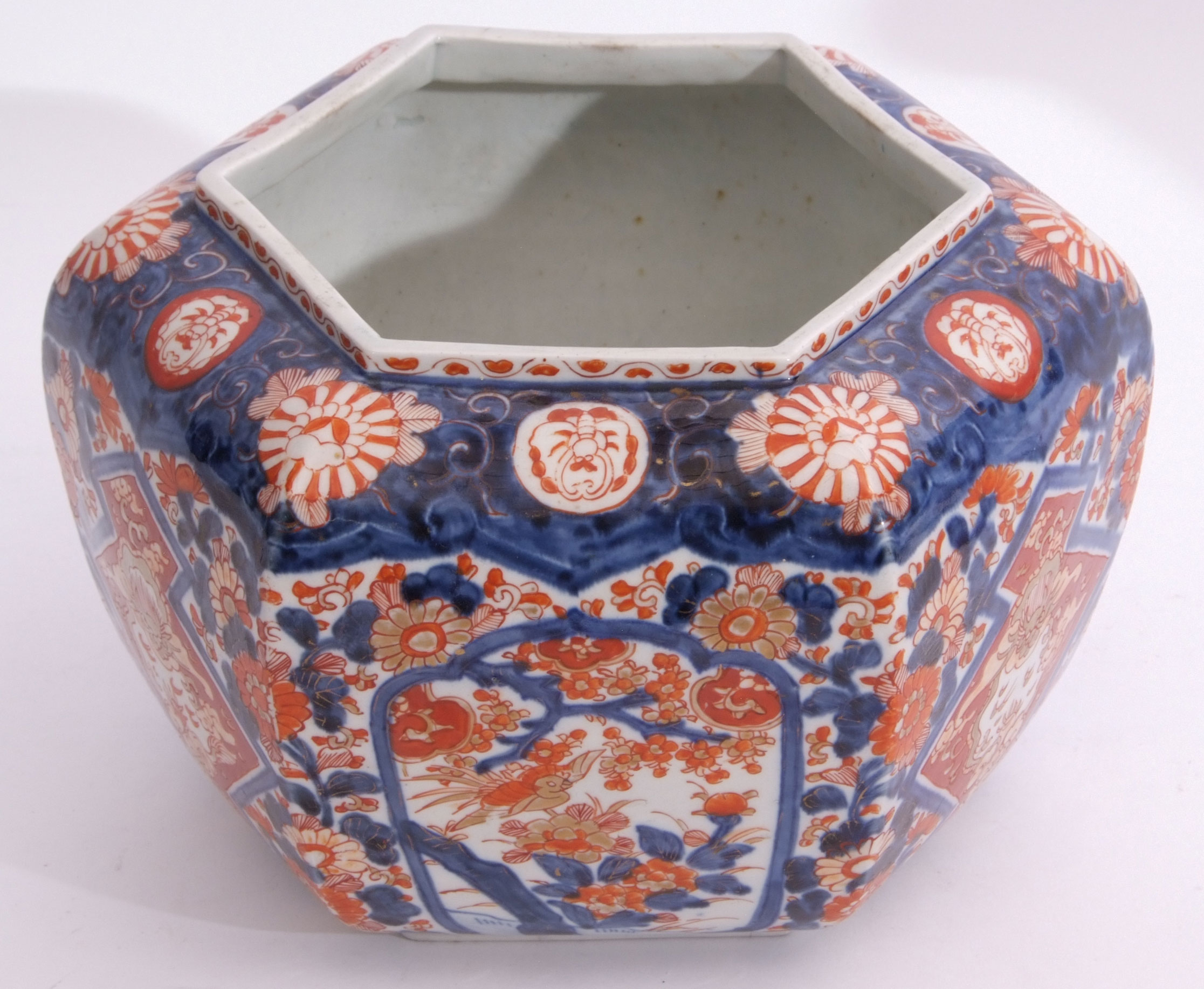 Large Japanese porcelain jardiniere decorated in Imari style, 30cm diam - Image 2 of 4