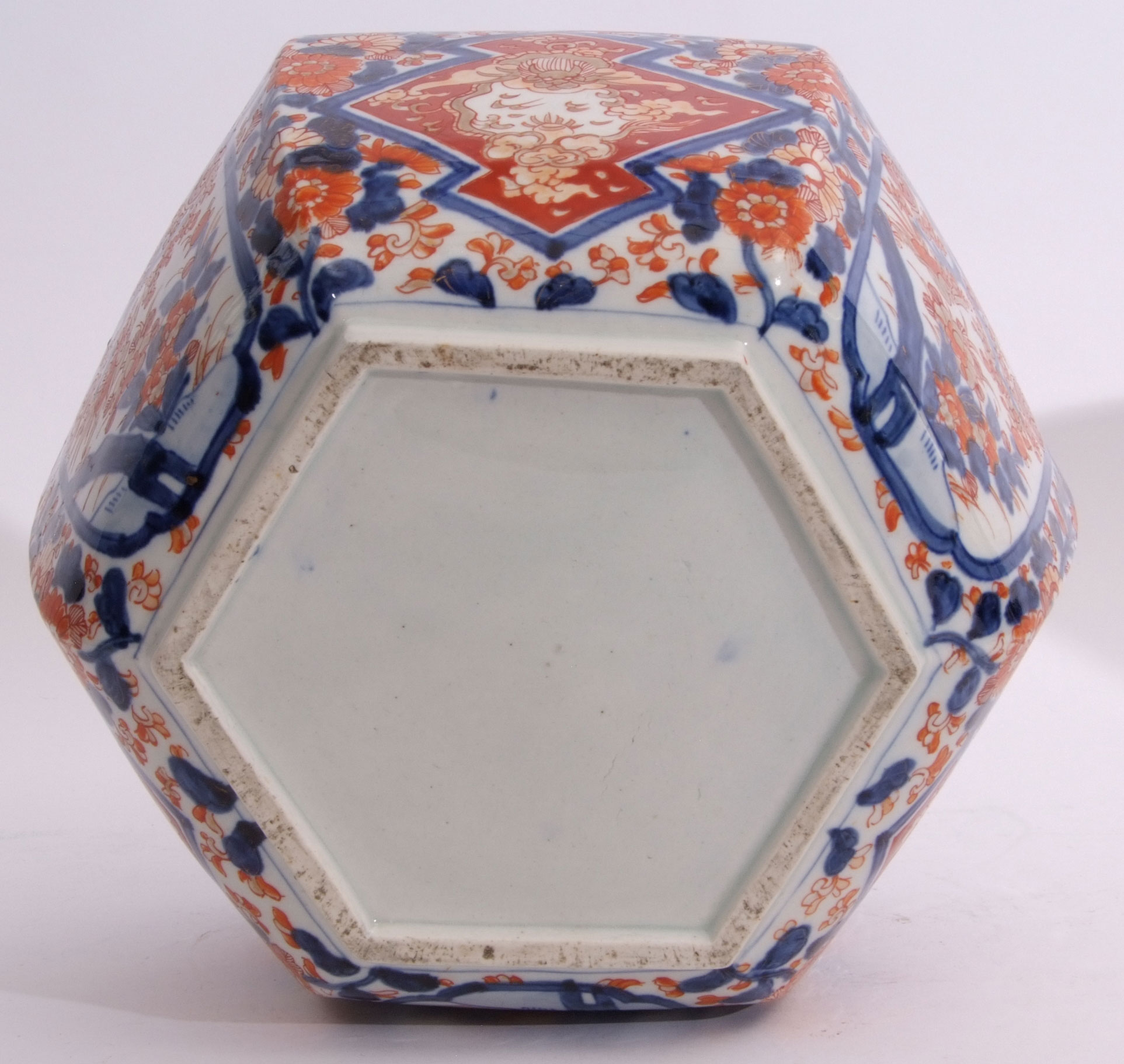 Large Japanese porcelain jardiniere decorated in Imari style, 30cm diam - Image 4 of 4