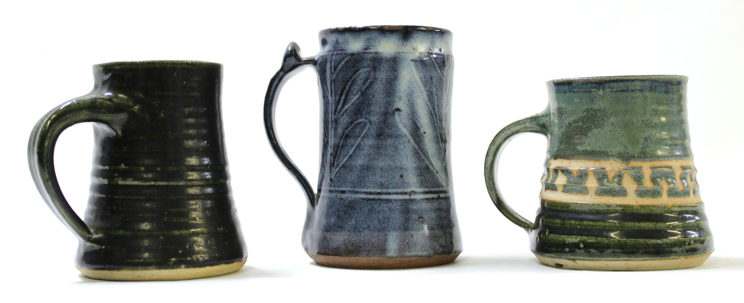 Ladi Kwali (circa 1925-1984), pottery tankard with impressed monogram for Ladi Kwali in blue