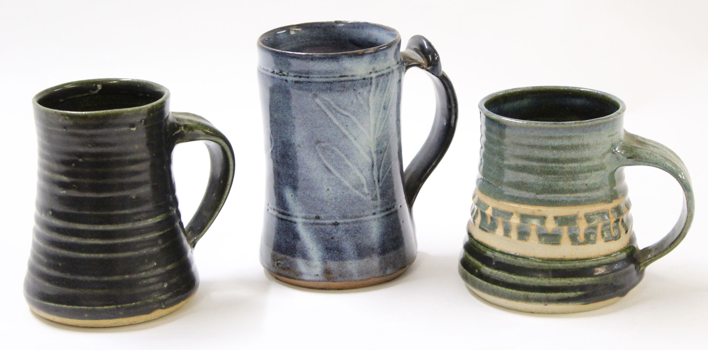 Ladi Kwali (circa 1925-1984), pottery tankard with impressed monogram for Ladi Kwali in blue - Image 4 of 5