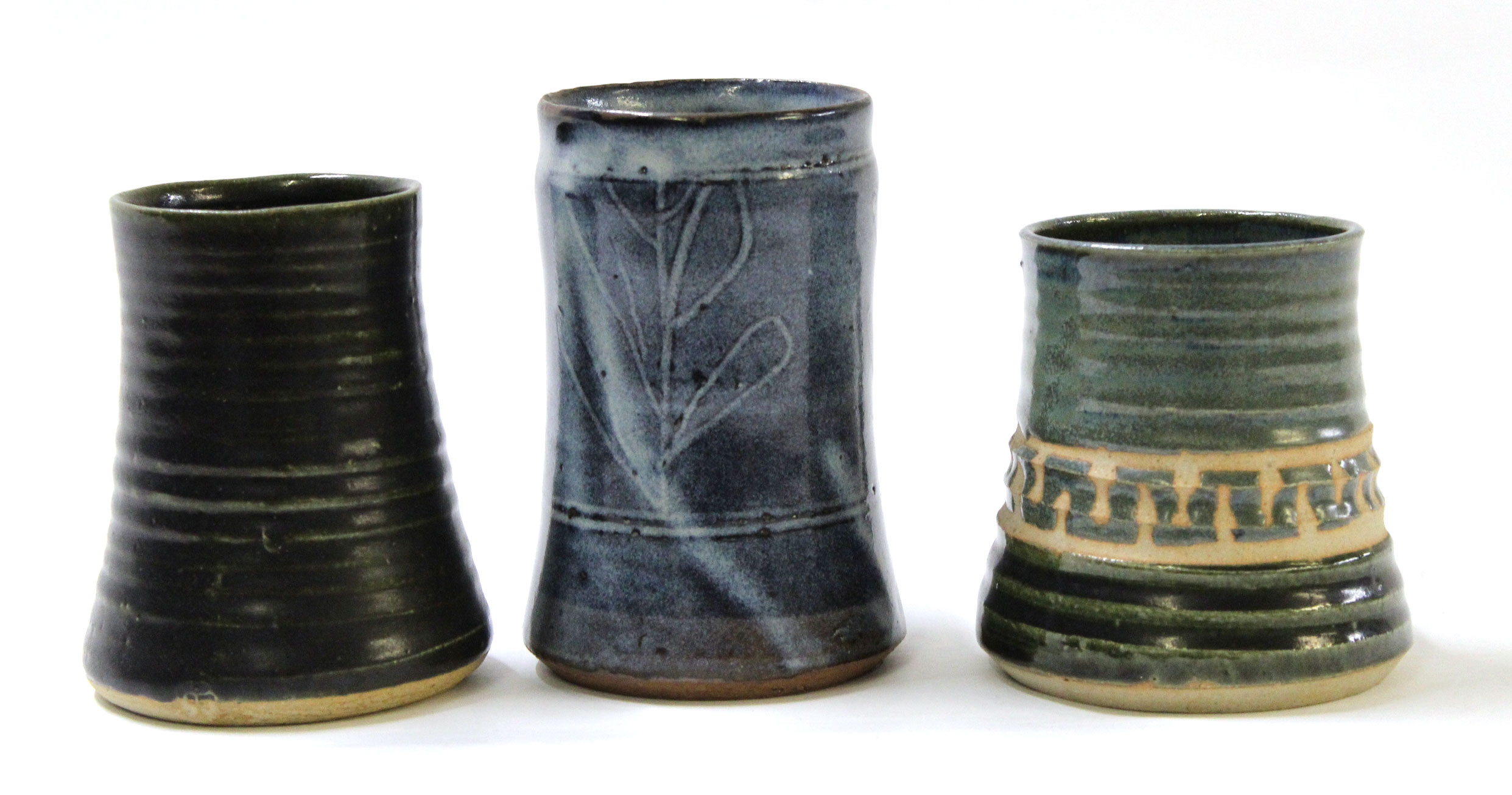 Ladi Kwali (circa 1925-1984), pottery tankard with impressed monogram for Ladi Kwali in blue - Image 3 of 5