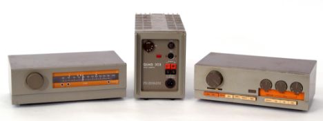 Quad 33 pre-amp, 303 power amp, FM3 tuner, 26, 26 and 12.5cm wide respectively (3)