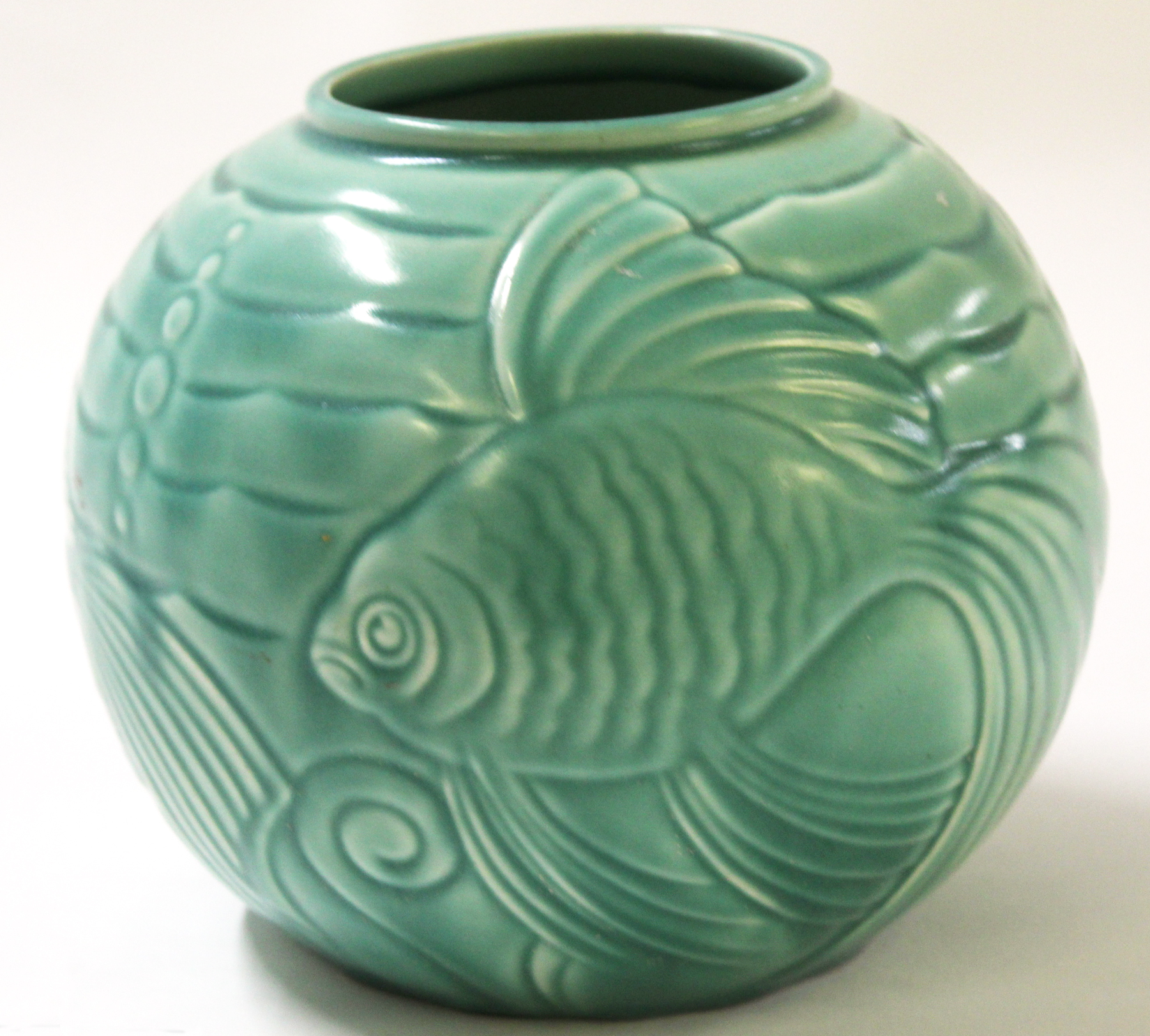 Art Deco Royal Jade Spode vase decorated with fish, designed by Eric Olsen, circa 1930s, 16cm high - Image 3 of 5