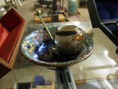 COLLECTION OF VARIOUS POTTERY AND PORCELAIN INCLUDING A ROYAL CROWN DERBY POSIES, DISH, ORIENTAL