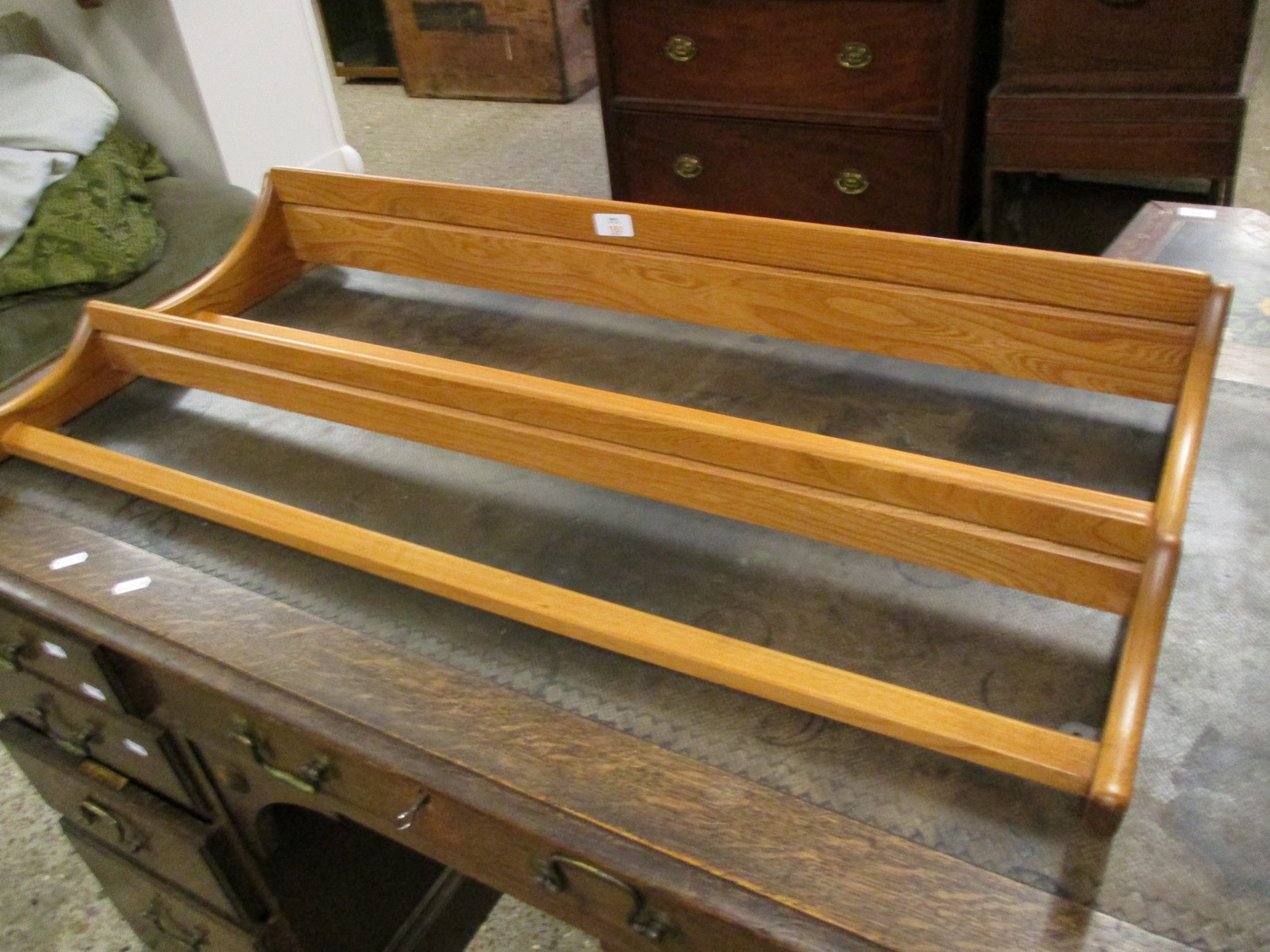 SMALL WOODEN DISPLAY SHELF, APPROX 96CM