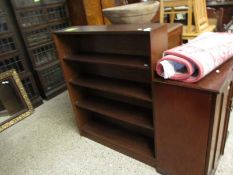 MODERN SMALL BOOKCASE, WIDTH APPROX 92CM