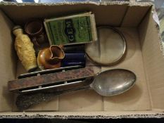 BOX CONTAINING VARIOUS SMALL COLLECTIBLES INCLUDING CARVED SCENT BOTTLE, MINIATURE DOULTON HUNTING
