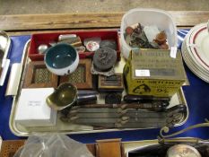 TRAY OF VARIOUS TRINKET BOXES, SNUFF BOXES AND OTHER COLLECTIBLES