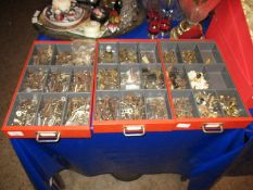 LARGE QUANTITY OF MIXED VINTAGE KEYS AND FITTINGS IN THREE METAL DRAWERS