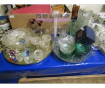 QUANTITY OF MIXED GLASS WARES TO INCLUDE WINE GLASSES, CUT GLASS BOWLS, VASES ETC