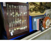 MIXED LOT OF SILVER PLATED WARES, TOGETHER WITH A QUANTITY OF MIXED SOUVENIR SPOONS ETC