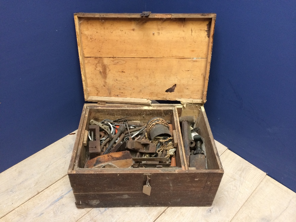 General Clearance Lots: wooden tool box with tools. - Image 2 of 4