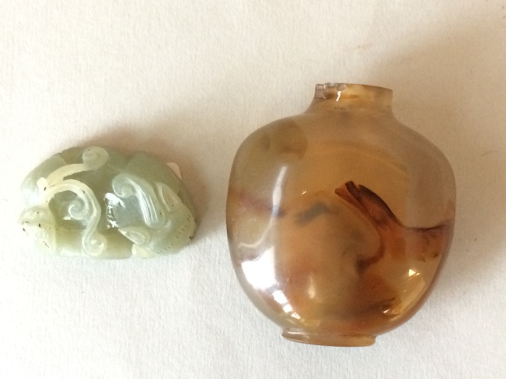 Snuff bottle 6cm H & green jade pebble