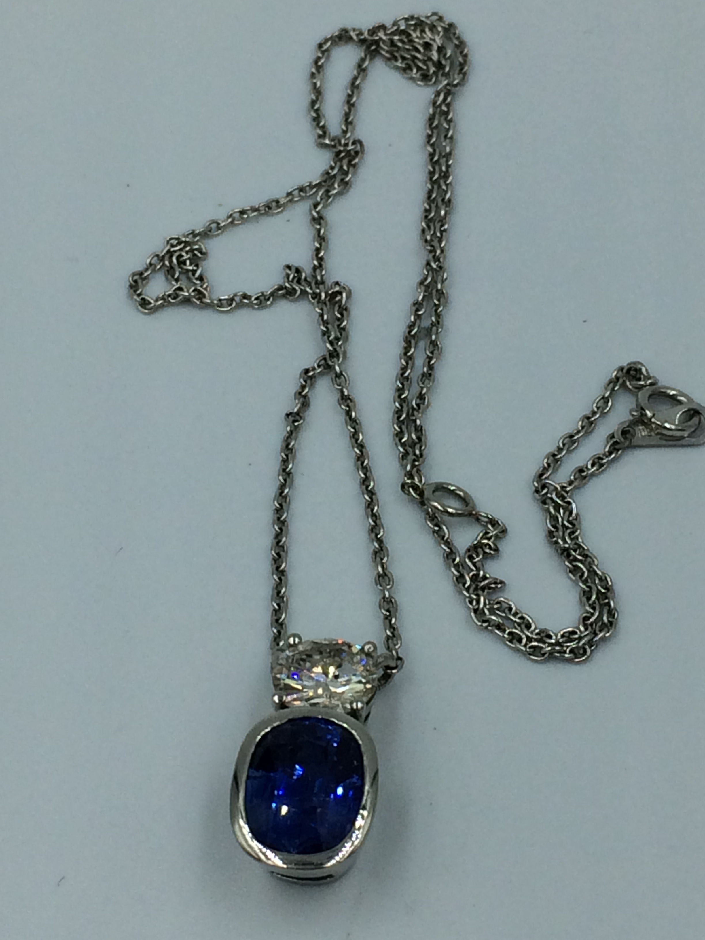 Diamond & sapphire pendant - Image 2 of 2