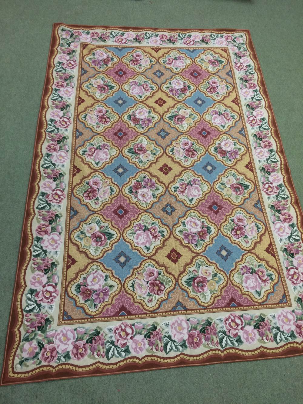Finely hand woven needlepoint carpet 2.84 X 1.84m - Image 2 of 3