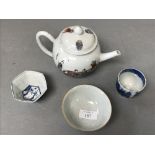 Chinese late C18th blue & white tea bowls, & C18th Chinese teapot