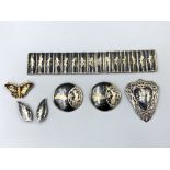 Qty C20th Jewellery including brooches & clips, some stamped to back SIAN Sterling, some Burma; &