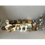 Qty of glass & porcelain collectables