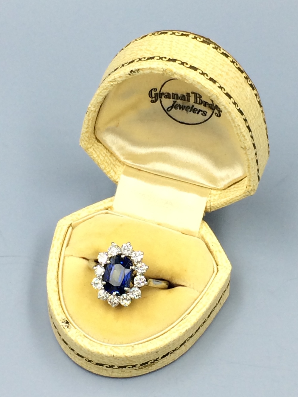 Platinum & 18ct white gold impressive sapphire & diamond ring size N - Image 5 of 5