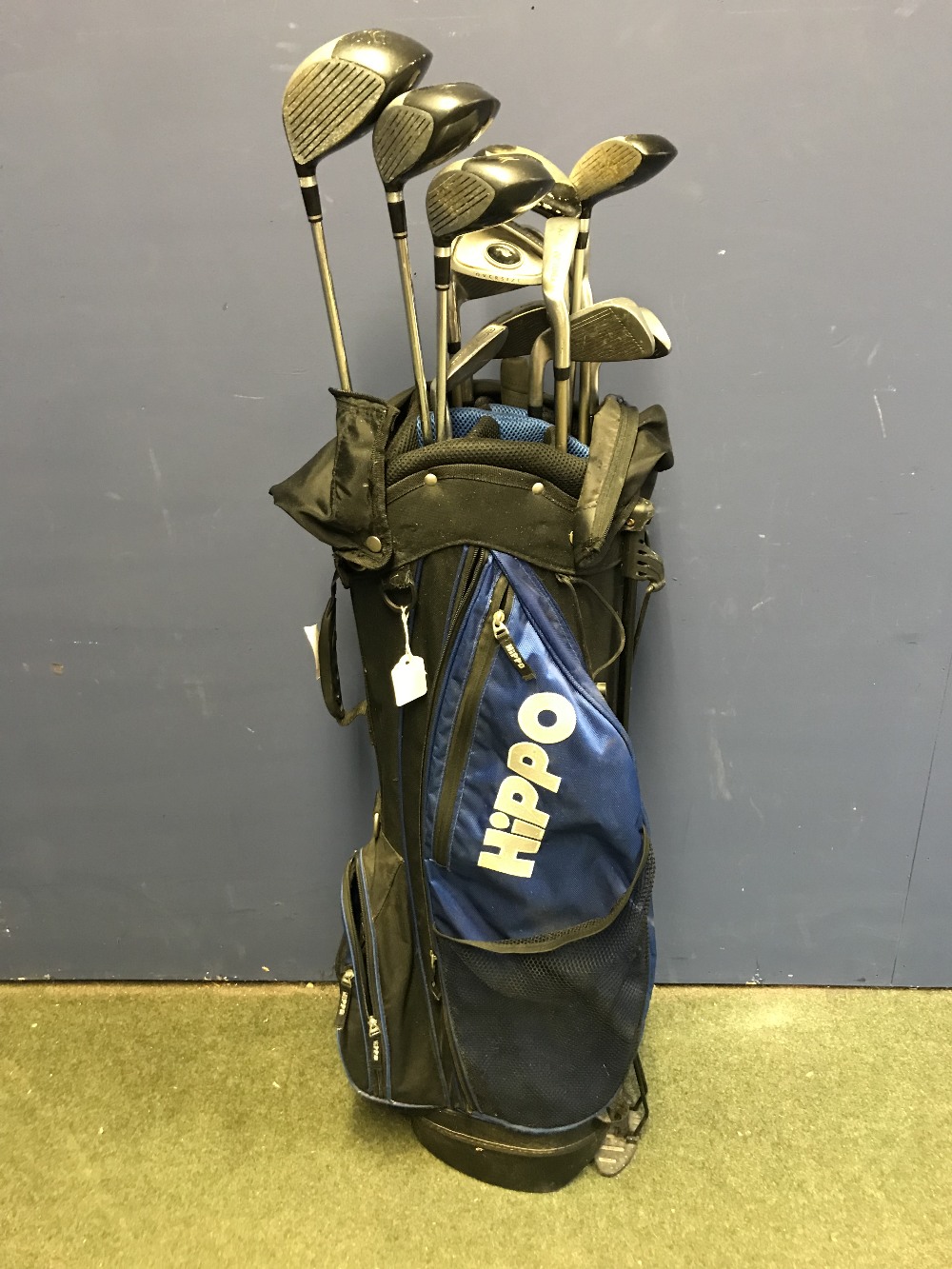 Good set of adult golf clubs- various makes