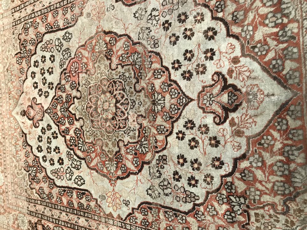 Fine antique Persian Tabriz rug 1.69 X 1.26m - Image 3 of 3