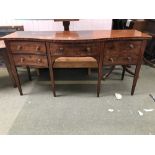 Good quality Regency serpentine sideboard with fitted drawers & lovely patinated mahogany with