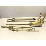 Set of brass fire irons & other brass items