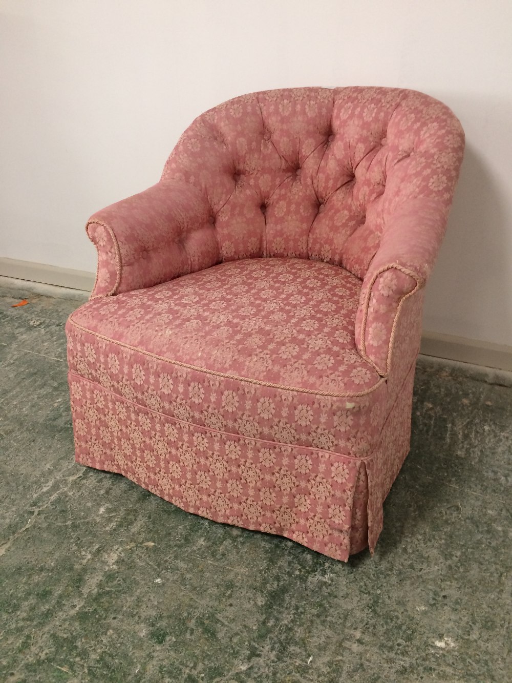 Victorian ladies button back tub chair on turned legs & castors