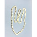 String of cultured pearls with 9ct gold clasp