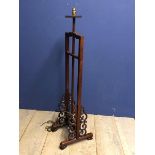 Chinese C19th hardwood lamp stand, 105 cm H