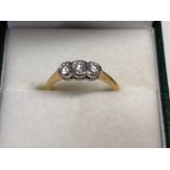 18ct 3 stone diamond ring size N 2.89g