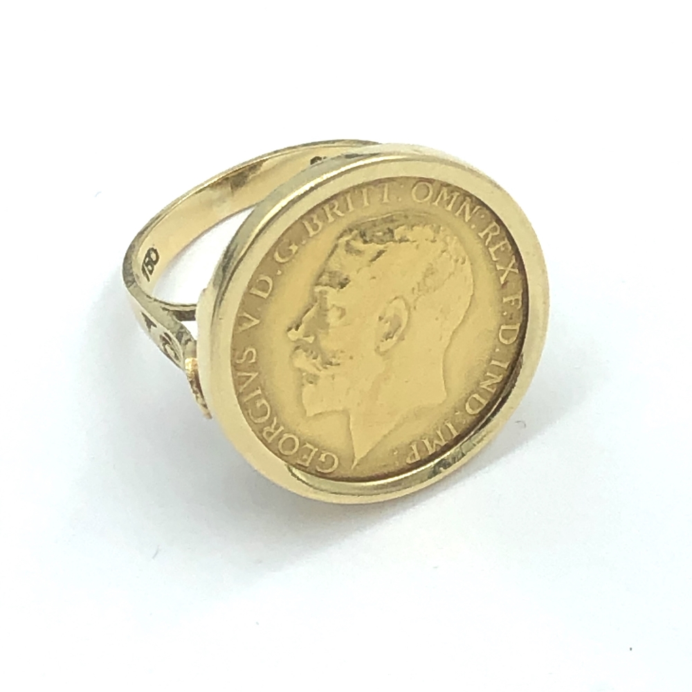 Edwardian 1/2 soveriegn ring in 18ct gold mount 10.06g