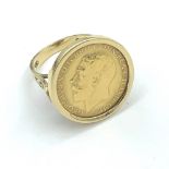 Edwardian 1/2 soveriegn ring in 18ct gold mount 10.06g